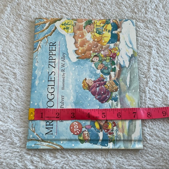 Mrs. Toggles Zipper by Robin Pulver 1990 1st Edition Hardcover R.W. Alley Vtg - Picture 9 of 9